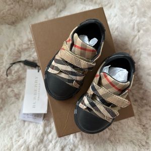 Burberry Baby shoes